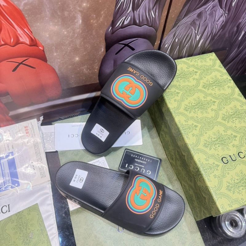 G*u*i slippers